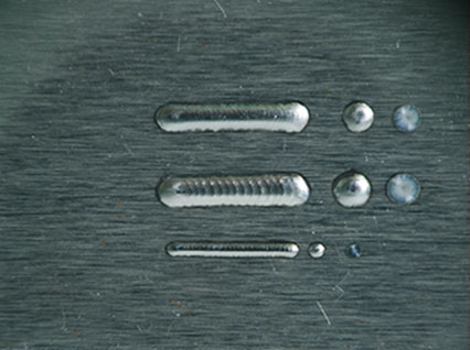 <a href='http://gfjxwh.cn/product/3.htm' class='text_a'>模具激光焊機(jī)</a>修復(fù)鏡面模具效果